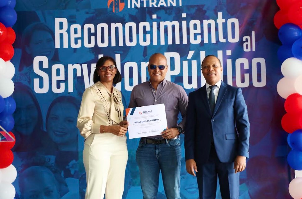 Intrant reconoce por primera vez a 56 servidores públicos por su trayectoria, vocación y transparencia