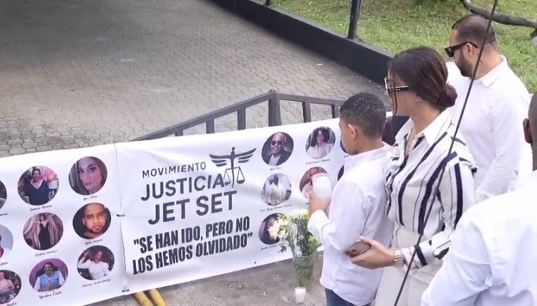 "Se han ido, pero no lo hemos olvidado", familias elevan oraciones y claman por justicia a 10 meses de la tragedia