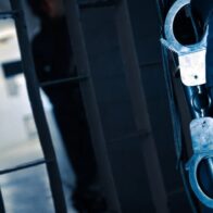 Un hombre mata a su madre en Italia y oculta el cuerpo en el bosque para cobrar su pensión