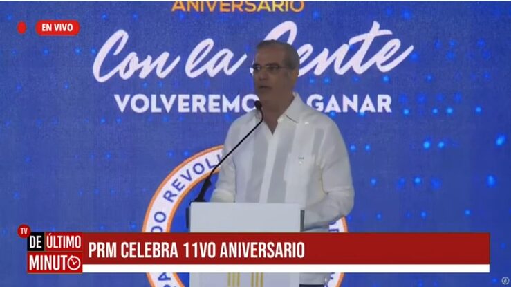 Abinader destaca reducción histórica de la pobreza durante acto por 11 años del PRM