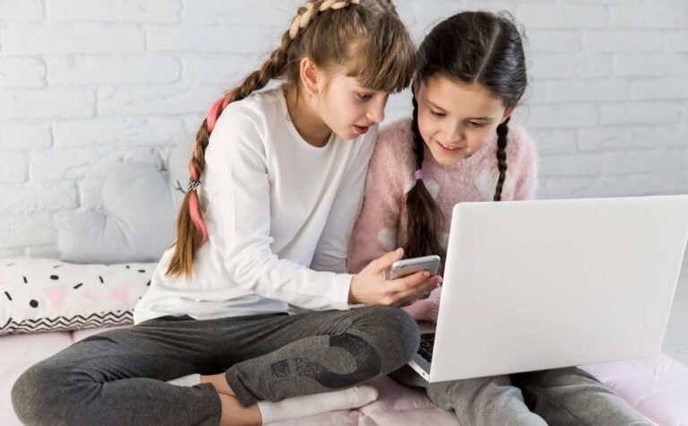 Niños, niñas y chatbots: los principales riesgos a los que prestar atención