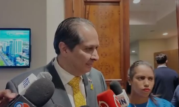 Víctor Atallah resalta avances en cobertura y supervivencia del cáncer infantil en RD