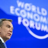 Renuncia el presidente del Foro Económico Mundial por sus vínculos con Jeffrey Epstein