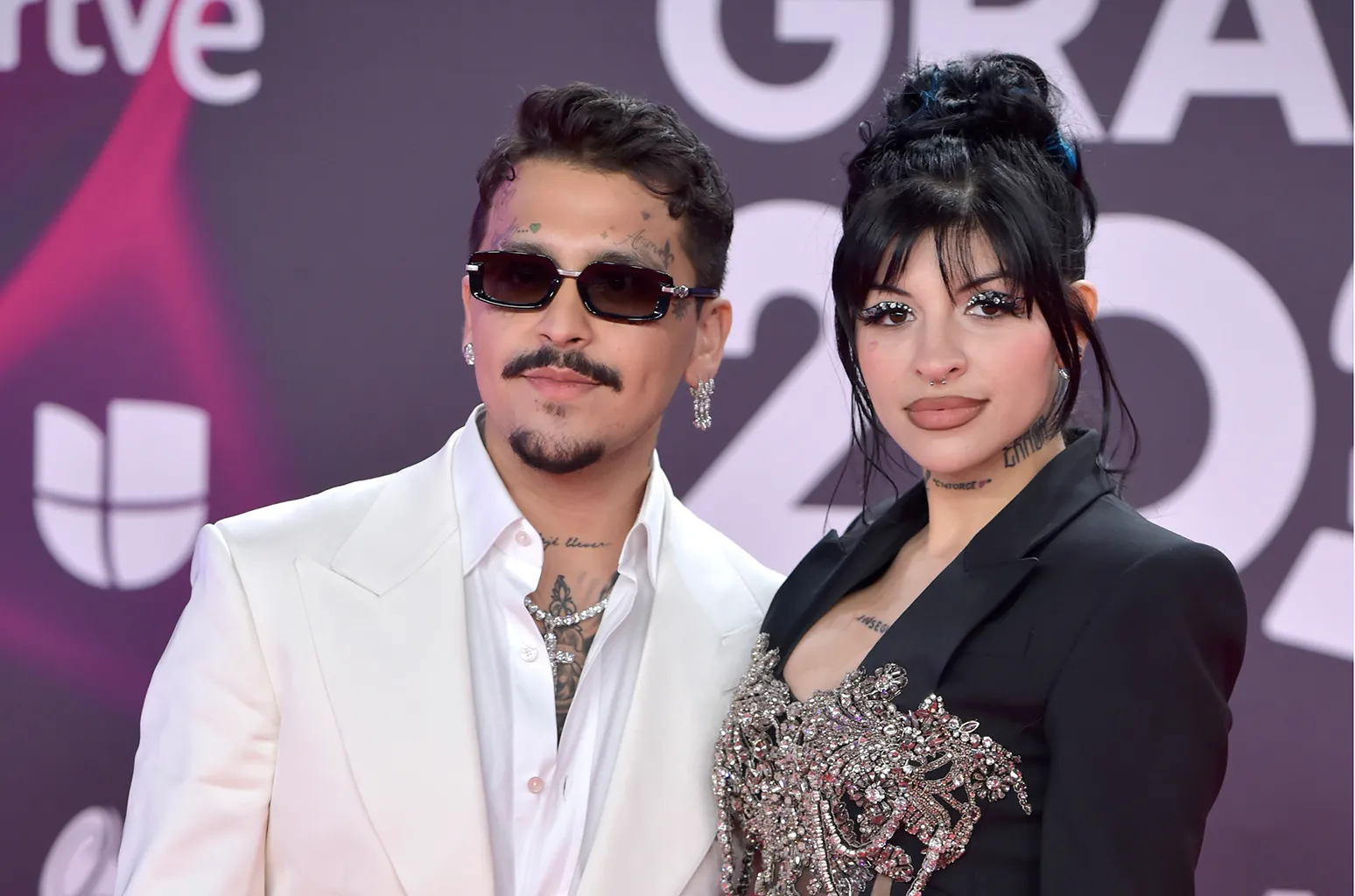 Christian Nodal cuestionó directamente la postura de la cantante argentina Cazzu, madre de su hija Inti, y minimizó la controversia en torno a la canción.
