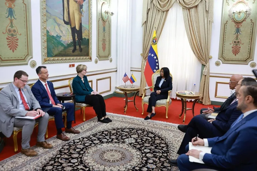 Delcy Rodríguez se reúne con la nueva encargada de negocios de Estados Unidos en Venezuela