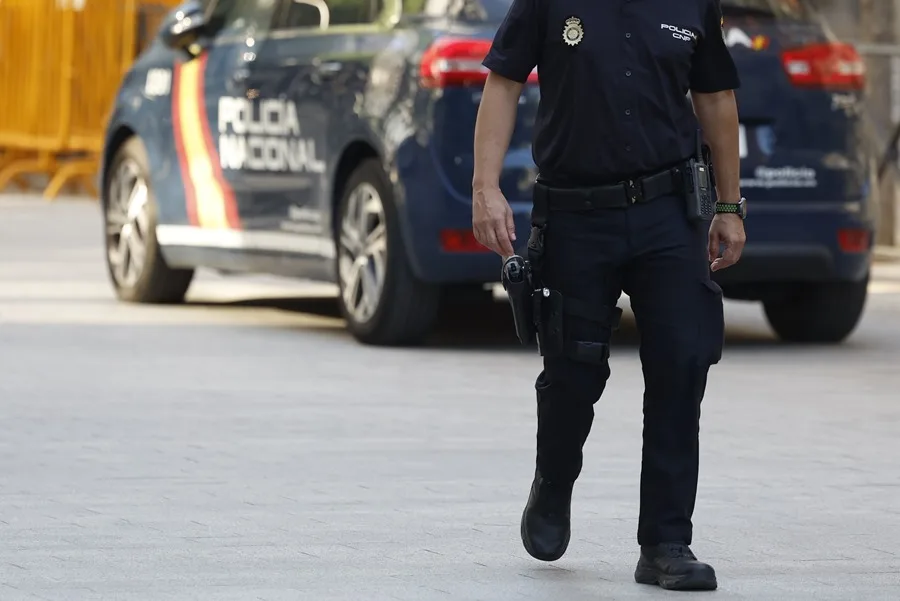 Detenido un hombre que retransmitía en directo las agresiones sexuales a su hija menor