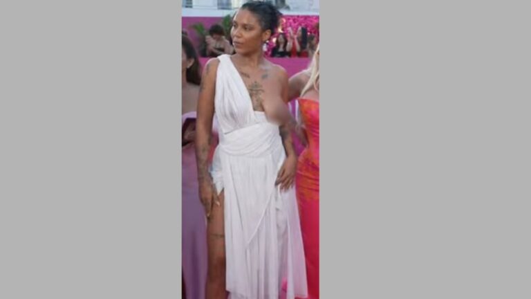 Tokischa impacta en Premio Lo Nuestro con arriesgado vestido de pasarela