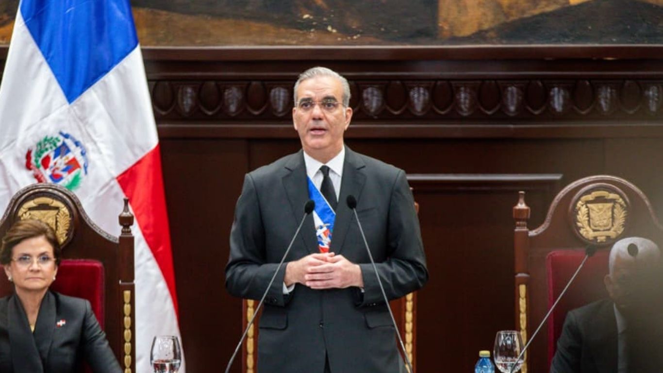 Cuerpo militar espera llegada de Abinader para iniciar Tedeum en la Catedral Primada de América