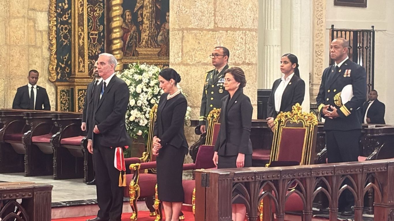 Llegada de Abinader marca inicio del Tedeum en la Catedral Primada de América