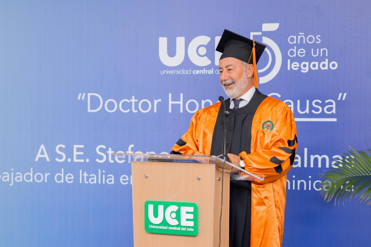 UCE otorga Doctorado Honoris Causa al embajador de Italia en RD