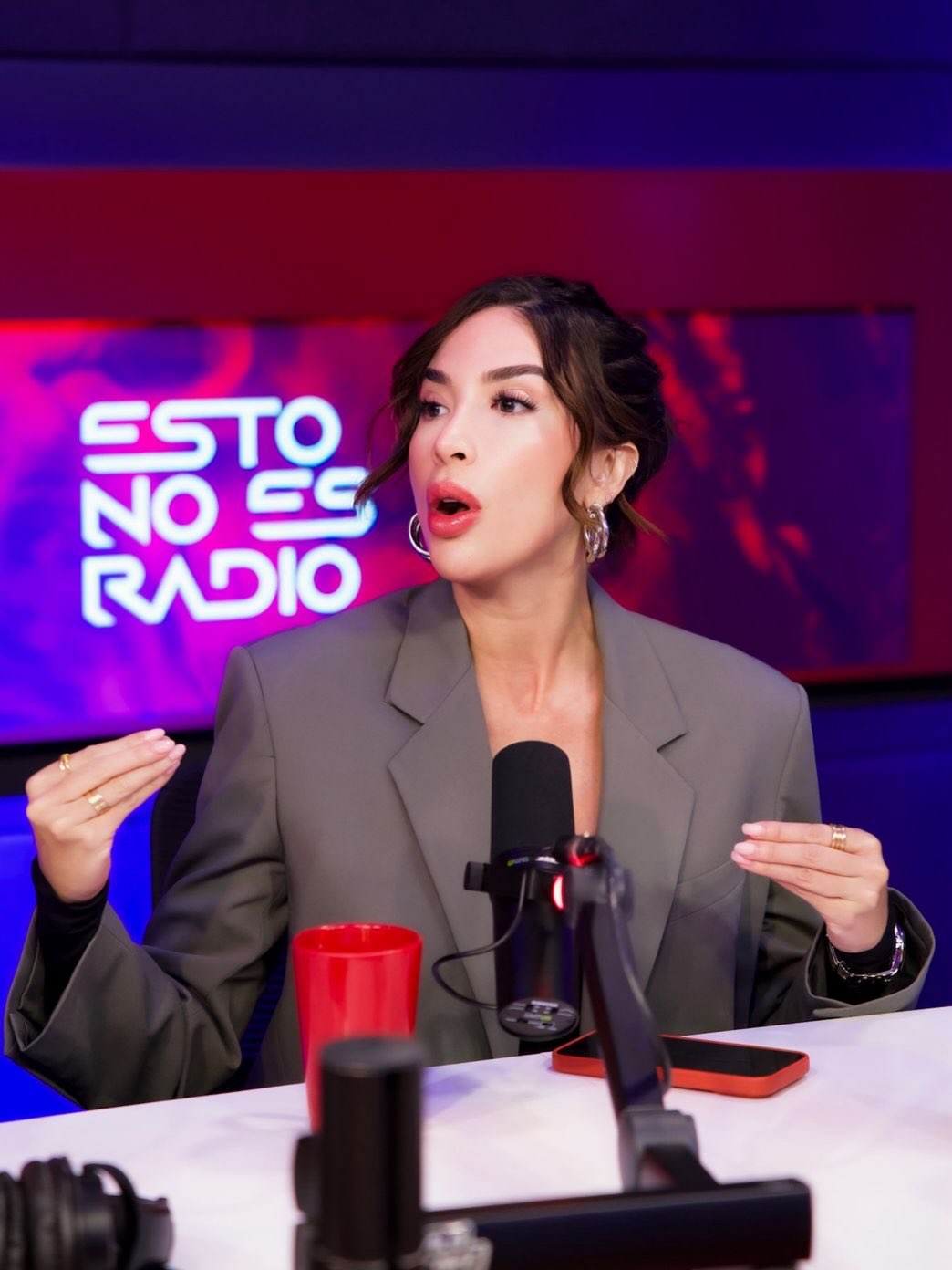 Gabi Desangles cuestiona falta de seguridad en Ágora Mall ante ola de suicidios