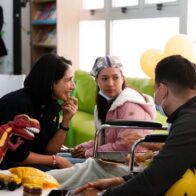 Primera dama comparte con niños y adolescentes con cáncer en la Unidad Oncopediátrica Uniendo Voluntades