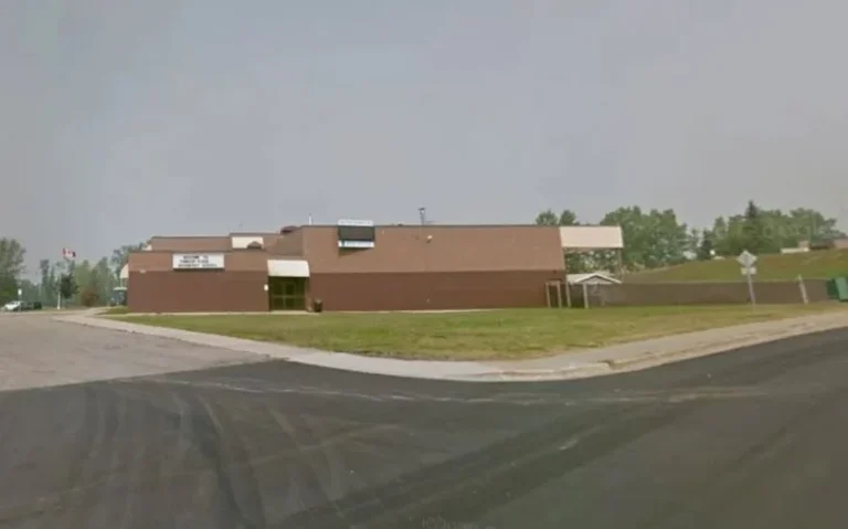 Policía identifica a una mujer de 18 años como la autora del tiroteo en una escuela de Canadá