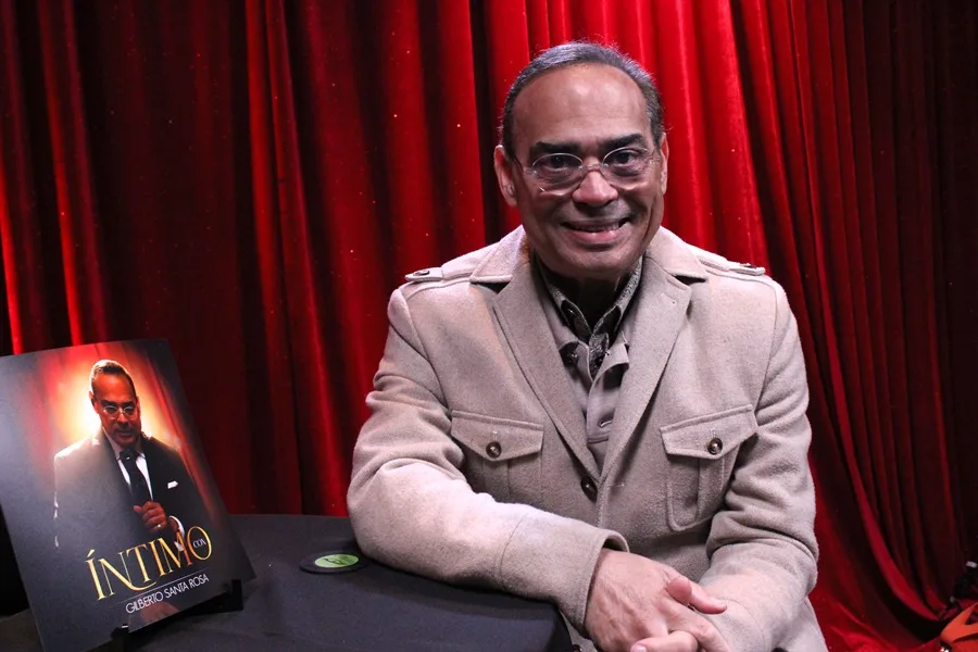 El salsero Gilberto Santa Rosa revela su lado ‘Íntimo’ y celebra el fin de las etiquetas en la música