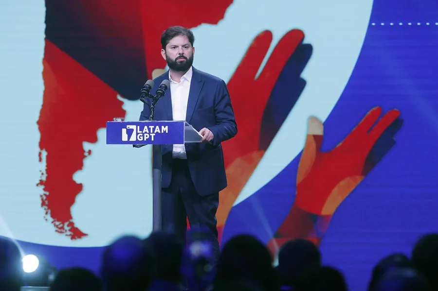 Boric defiende la identidad cultural latinoamericana en el lanzamiento de la IA LatamGPT