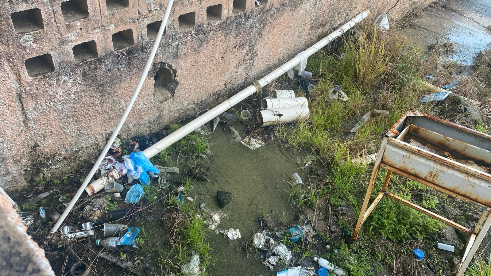 Encuentran bacterias y alto riesgo sanitario en el Hospital El Valle por en Hato Mayor