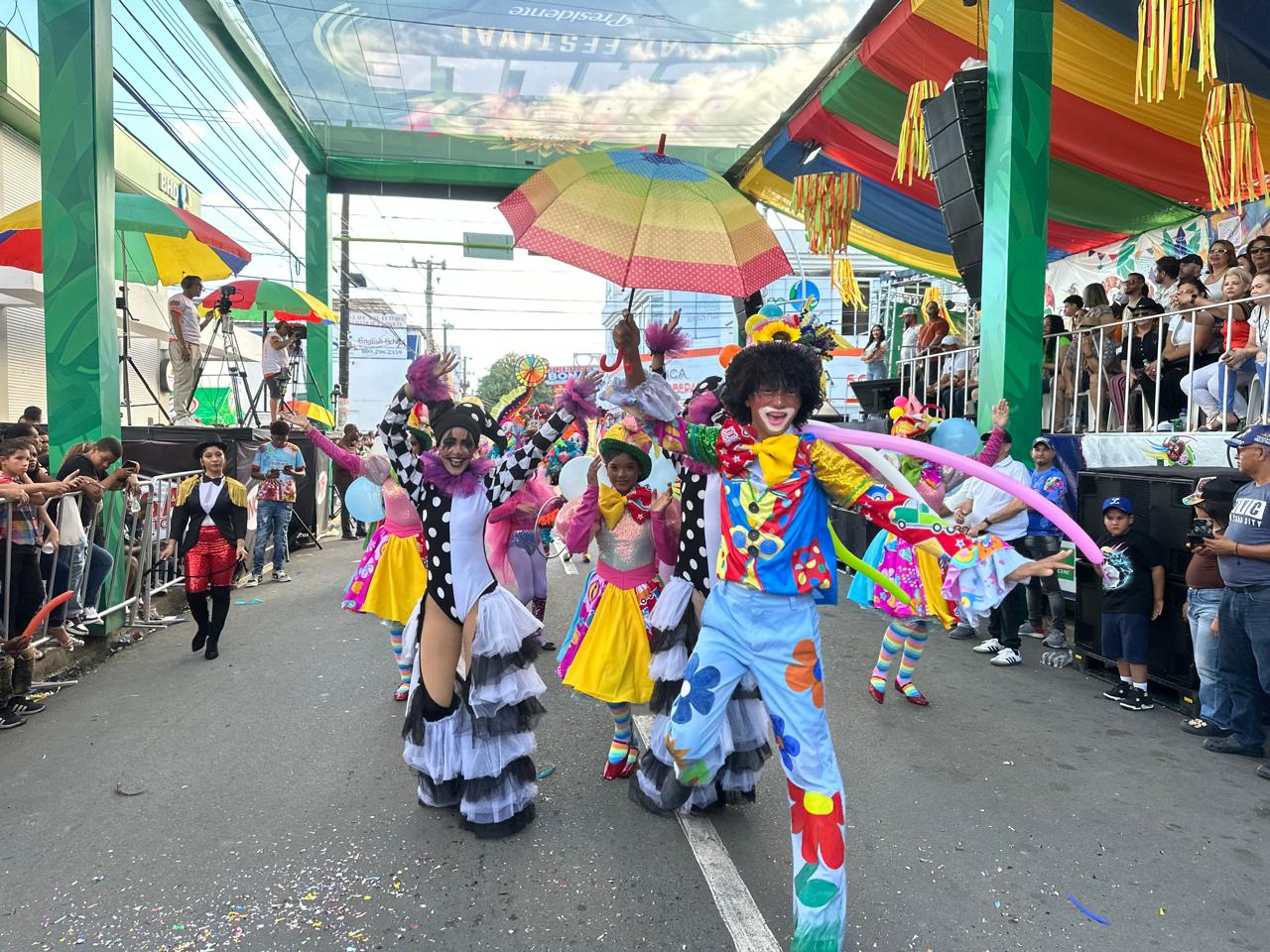 Comité Organizador del Carnaval de Bonao celebra su cuarta salida con homenajes y música en vivo