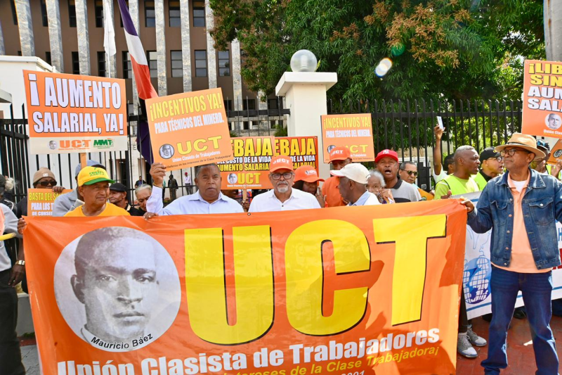 UCT demanda aumento salarial y mejores condiciones laborales para personal administrativo del Minerd