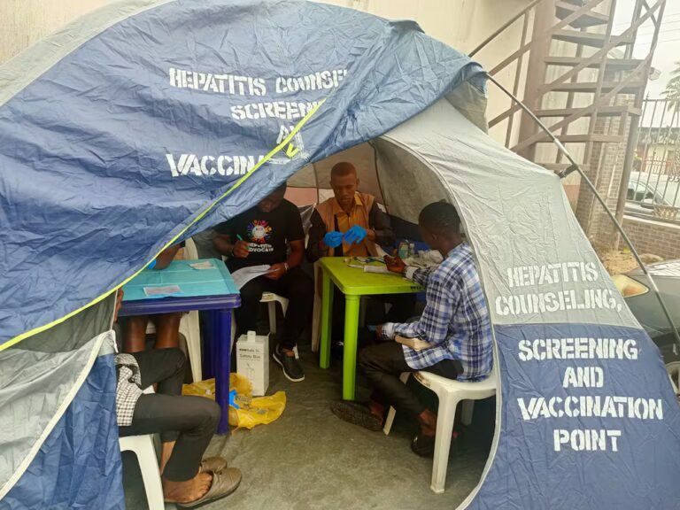 Hasta un 40% de las organizaciones han reportado “altos impactos” en su trabajo, según encuestas hechas por la Coalición para la Eliminación Global de la Hepatitis y otros grupos que alertan sobre el riesgo de un repunte de casos y de graves enfermedades hepáticas