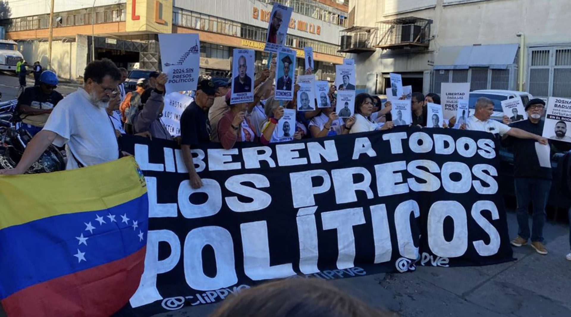 Casi 400 presos políticos han sido excarcelados en Venezuela, según coalición opositora