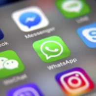 Bruselas amenaza a Meta con medidas si impide la competencia en la IA de WhatsApp