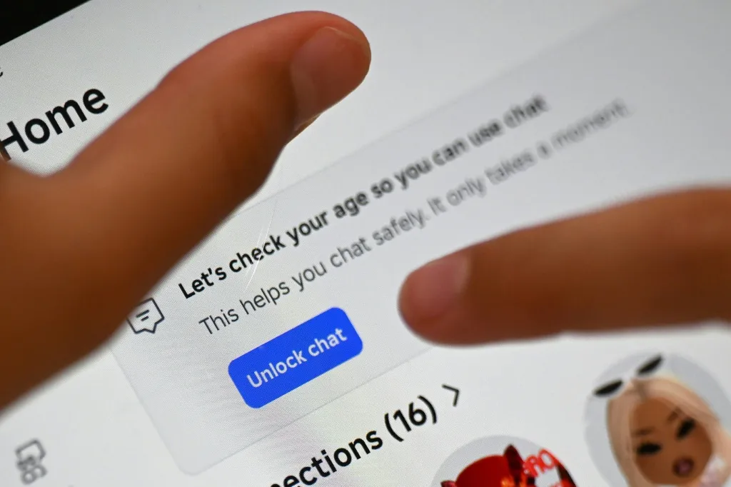 Millones de cuentas bloqueadas y multas: cómo prohíbe Australia las redes a menores de 16