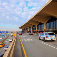 Cierran el aeropuerto de Newark varias horas por evacuación y retirada de avión