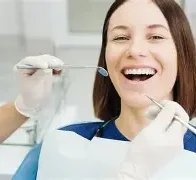 Conmemoración del Día Internacional del Dentista: Reconociendo la labor de quienes cuidan nuestra salud bucal