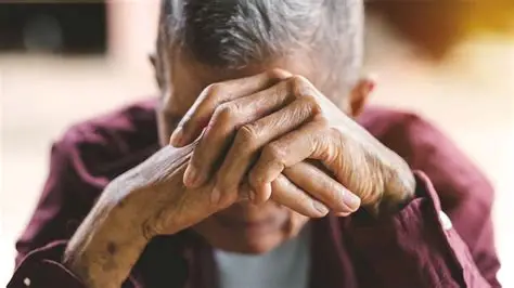 Denuncian maltrato contra adulto mayor por parte de su propio hijo en La Romana