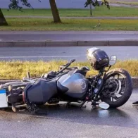 Motociclista calibrando atropella señor de 86 años en Los Alcarrizos