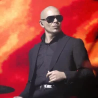 Pitbull intentará batir el récord Guinnes de calvas