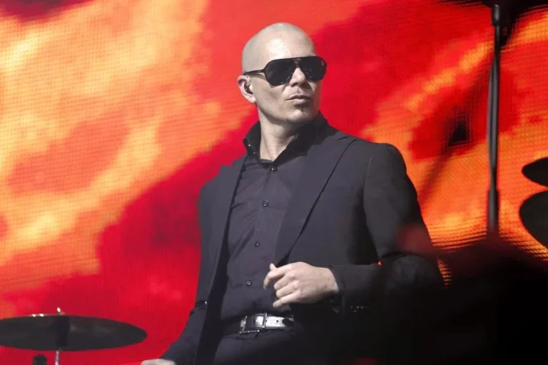 Pitbull intentará batir el récord Guinnes de calvas