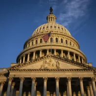 La Cámara baja de EE.UU. vota a favor de revocar aranceles de Trump contra Canadá