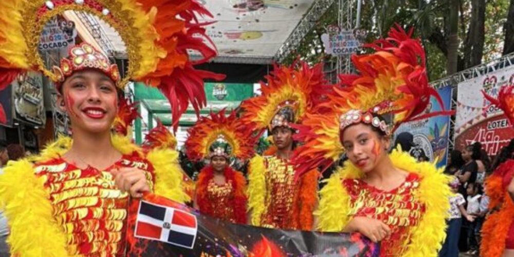 Bonao estalla de alegría con la primera salida del Carnaval 2026