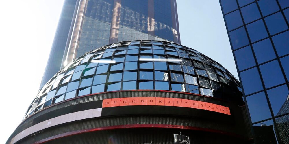 Bolsa mexicana desciende un 0,18 % con poco volumen de operación y baja a 71.353,29 puntos
