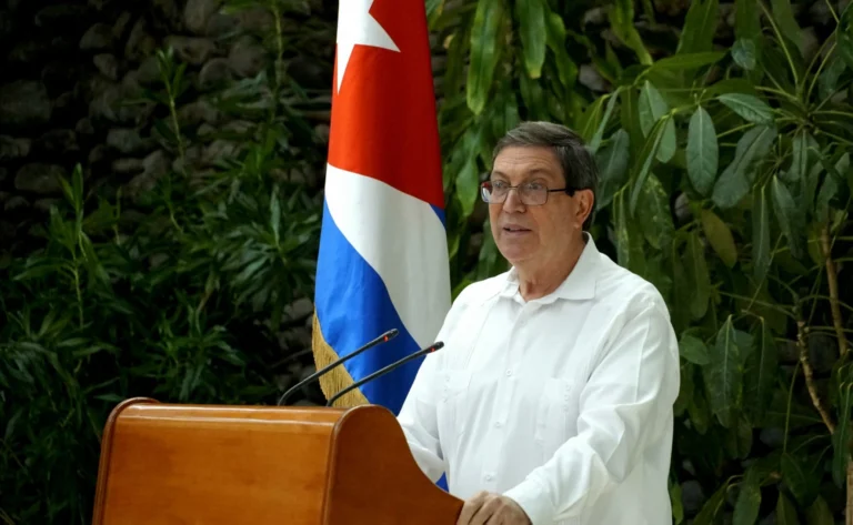 Putin recibe al canciller Bruno Rodríguez para abordar la crisis energética en Cuba