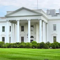 Trump se reúne con Comité de Preservación Casa Blanca en plena polémica por Salón de Baile