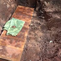 Entierran a un hombre por error en Tailandia y regresa con su familia 15 días después