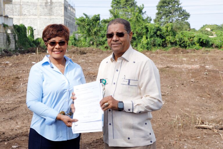 INAIPI recibe terrenos para construir CAIPI en Andrés, Boca Chica