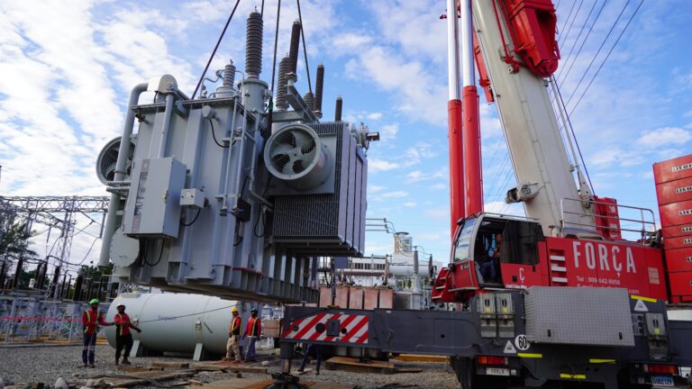 Edesur amplía capacidad de servicio eléctrico con nuevo transformador de potencia en subestación del DN