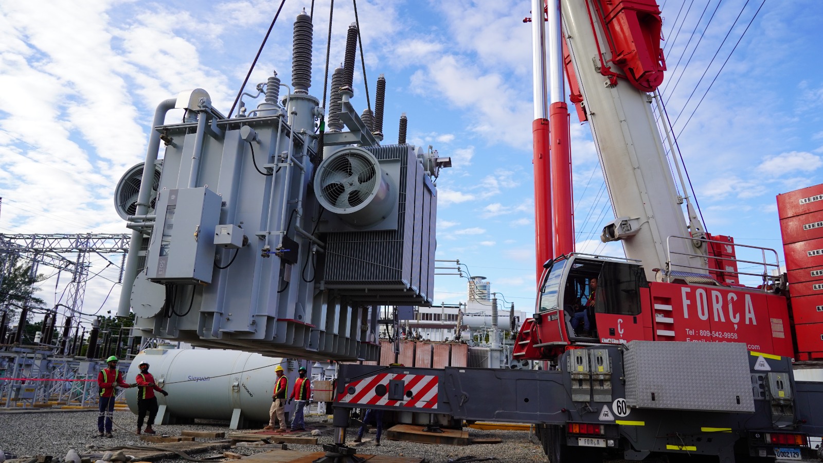 Edesur amplía capacidad de servicio eléctrico con nuevo transformador de potencia en subestación del DN