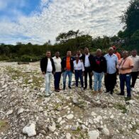 Alcalde y comunidades piden intervenir ante carretera en construcción dentro del cauce de río en San Cristóbal