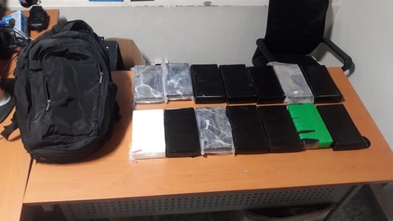 DNCD detiene nacional de croata de 21 años con 14 paquetes presumiblemente cocaína