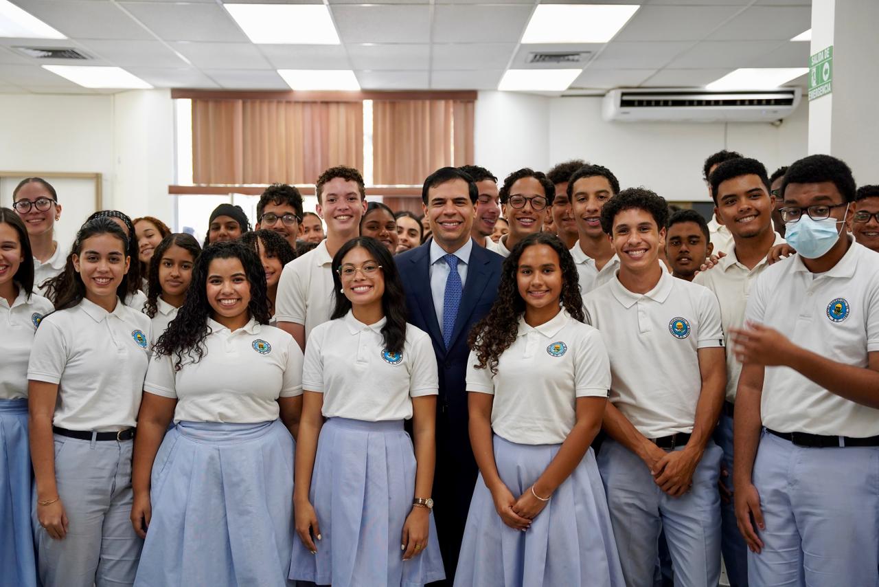 Ministro de Cultura inicia nueva etapa de “El Poder de las Buenas Palabras” enfocada en centros educativos