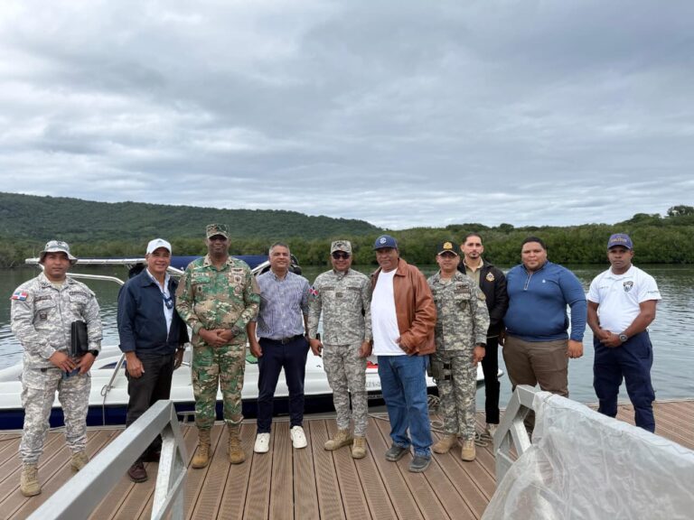 Autoridades evalúan embarcaciones y estatus migratorio en la Bahía de Luperón