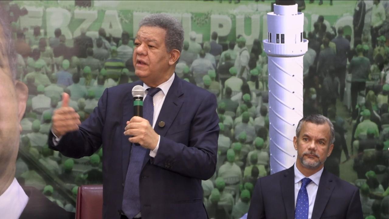 Leonel Fernández critica altos precios del pollo y advierte impacto negativo de las importaciones en la producción nacional