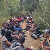 Miembros del Ejército detienen a 66 indocumentados en Loma de Cabrera