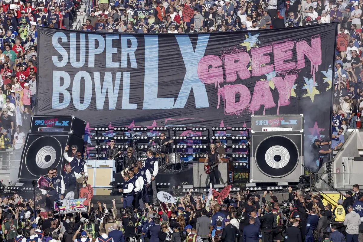 Green Day apertura formalmente el Super Bowl 2026