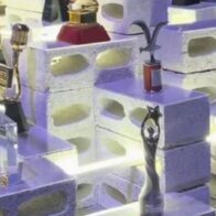 Video filtrado del Super Bowl muestra estatuillas de premios obtenidos por Bad Bunny