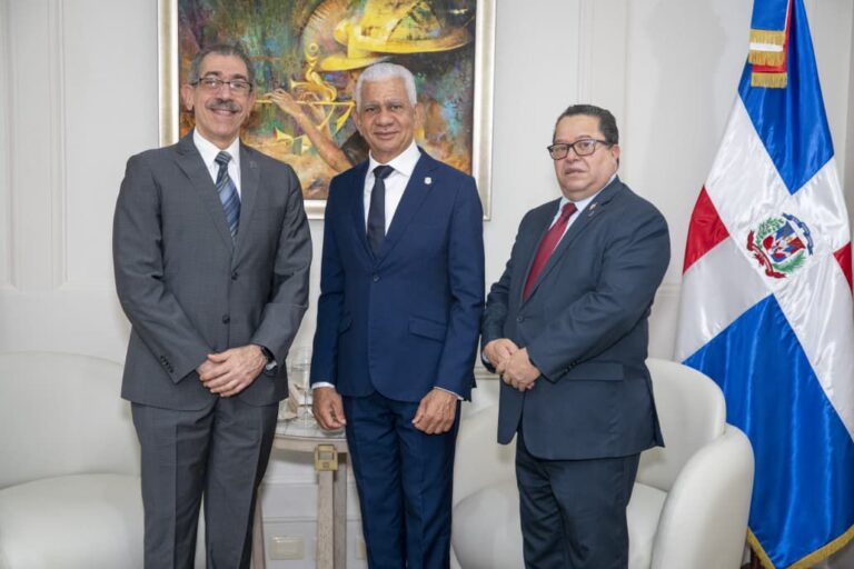 Asjana se reúne con el presidente del Senado para coordinar agenda de colaboración interinstitucional